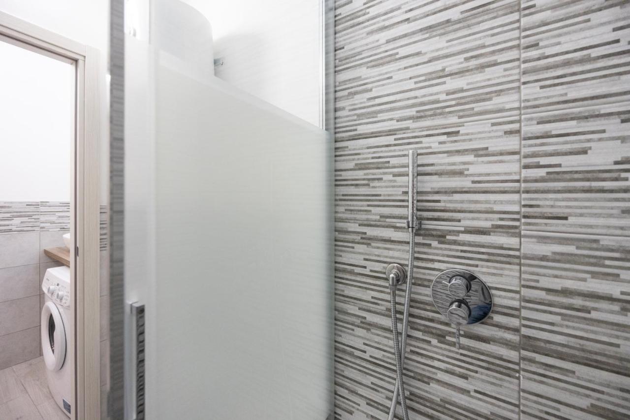 Duomo-Sesto M1 Relax Campari Wi-Fi & Netflix Apartment Sesto San Giovanni Luaran gambar