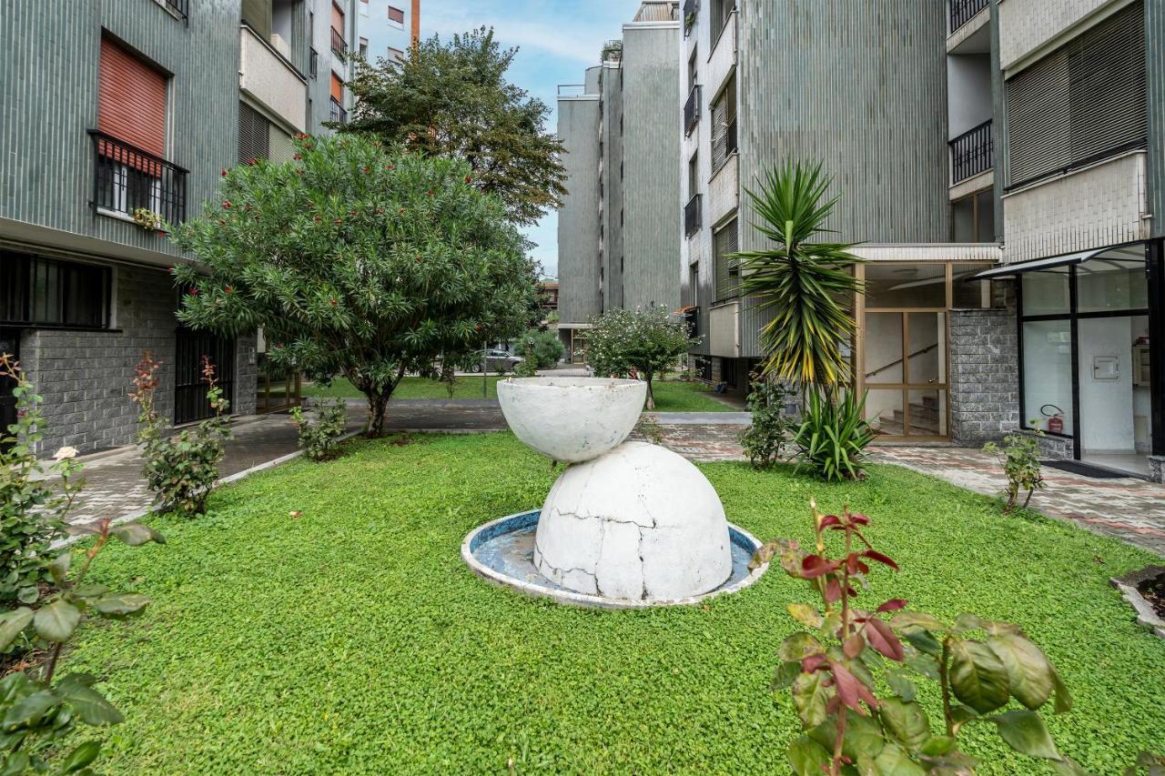 Duomo-Sesto M1 Relax Campari Wi-Fi & Netflix Apartment Sesto San Giovanni Luaran gambar